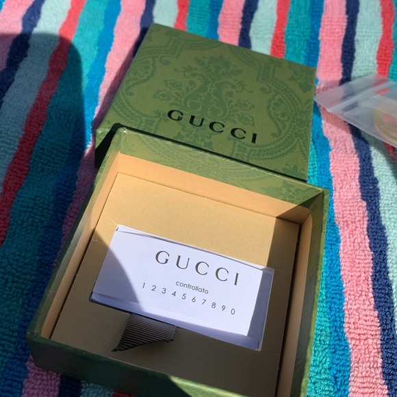 NWOT All Inclusive Set Gucci Hoops!!! - Picture 3 of 8